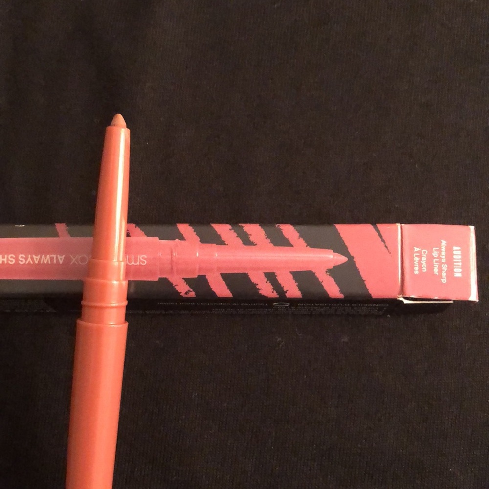 SMASHBOX LIP LINER
